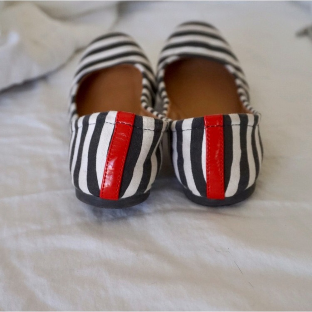 MOSSIMO B&W FLATS